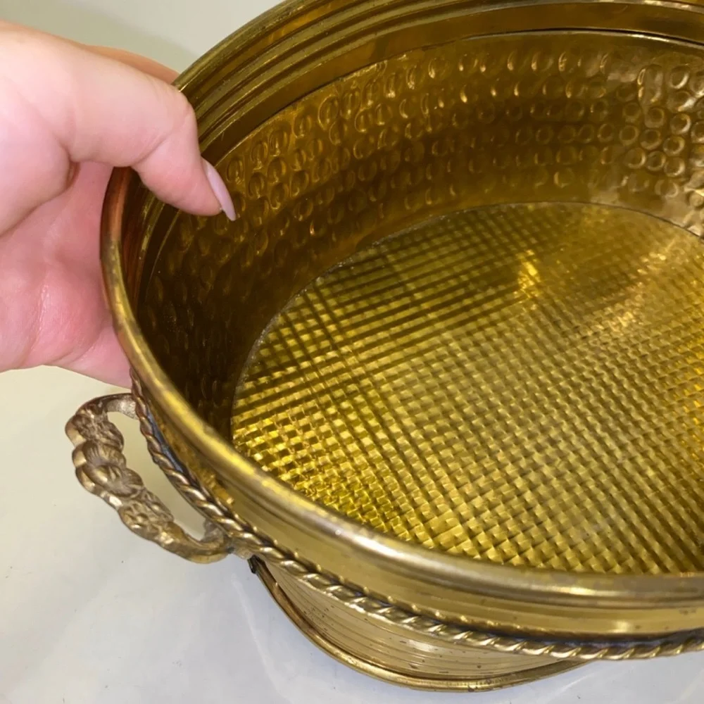 Vintage 12 inch brass bowl / planter decor - Picture 6 of 12